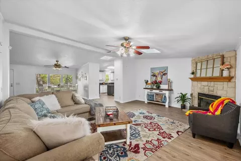 5456 Payne St, Corsicana, TX 75110