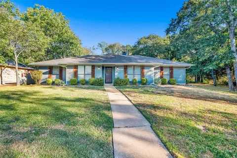 3933 Hidden Valley Dr, Denison, TX 75020