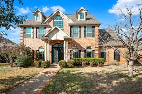 2417 Creekside Cir S, Irving, TX 75063