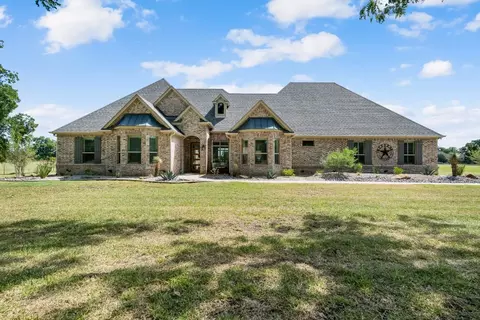 105 Westmeadow Dr, Weatherford, TX 76087
