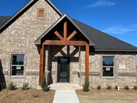901 Mary Lee Ln, Collinsville, TX 76233