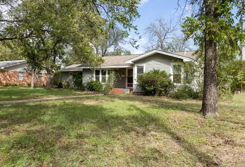 2010 4th St, Brownwood, TX 76801