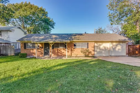 2904 Laredo Dr, Fort Worth, TX 76116