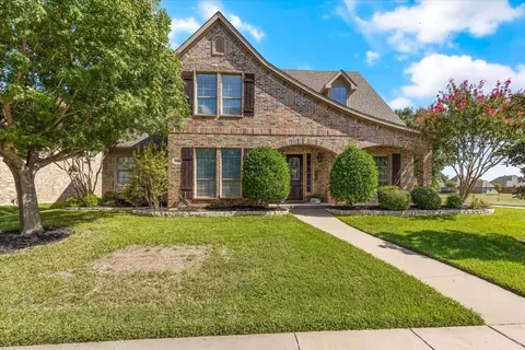8100 Kentwood Dr, North Richland Hills, TX 76182