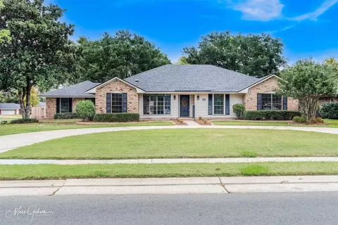 221 Norcross St, Bossier City, LA 71111