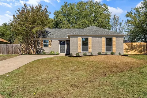7016 Moss Rose Ct, Fort Worth, TX 76137