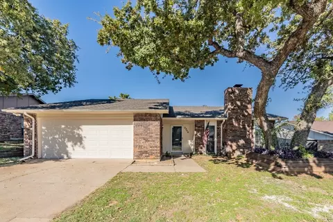 2244 Cottonwood Ln, Bedford, TX 76021