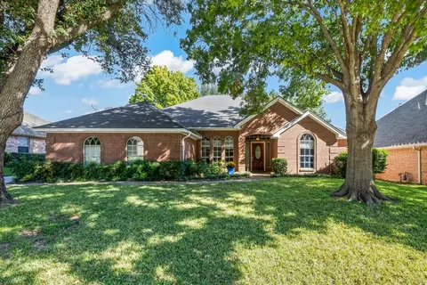 7516 Orange Valley Dr, North Richland Hills, TX 76182