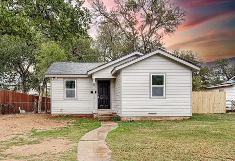 548 Hensley Dr, Grand Prairie, TX 75050
