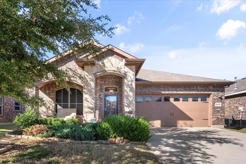 6802 Elderberry Dr, Arlington, TX 76001