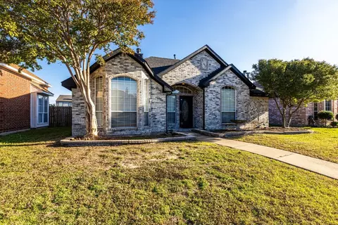 2104 Amber Spgs, Mesquite, TX 75181