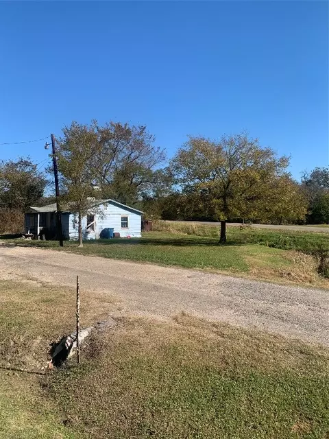 113 S Wilson St, Ladonia, TX 75449