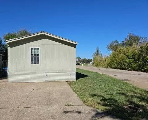 4567 Pine Tree Cir E, Fort Worth, TX 76244