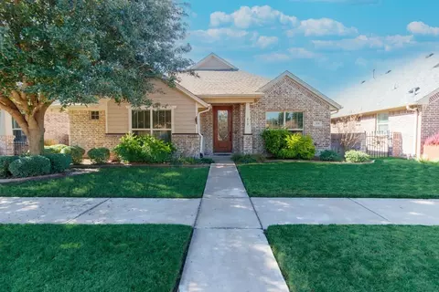 219 Captains Ct, Granbury, TX 76049
