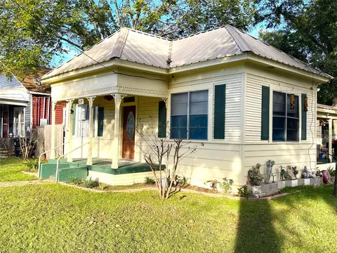 409 S 11th Ave, Teague, TX 75860
