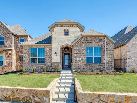 5520 Traveller Dr, North Richland Hills, TX 76180