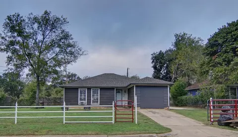 3820 Erath St, Fort Worth, TX 76119