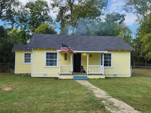 402 Wilkerson St, Winnsboro, TX 75494