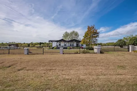145 SE County Road 3144, Corsicana, TX 75109