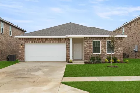 10357 Holycross Ln, Fort Worth, TX 76036