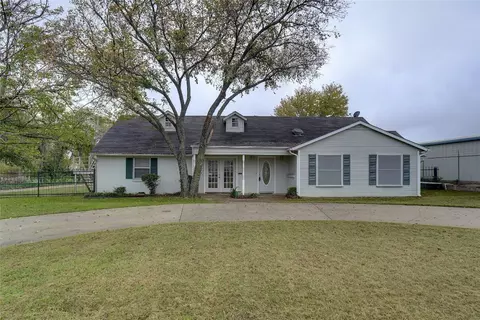 424 Wicker Way, Burleson, TX 76028
