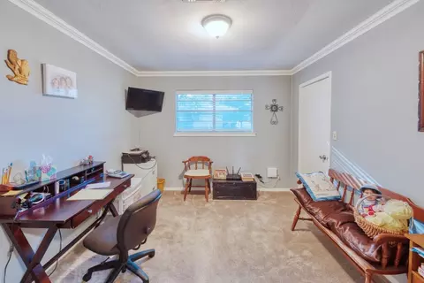 511 E Thomas St, Pilot Point, TX 76258 photo 9