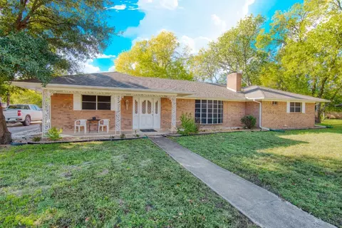 511 E Thomas St, Pilot Point, TX 76258