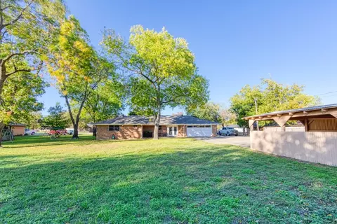 511 E Thomas St, Pilot Point, TX 76258 photo 14