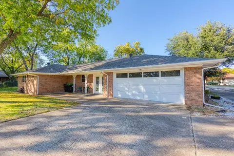511 E Thomas St, Pilot Point, TX 76258 photo 12