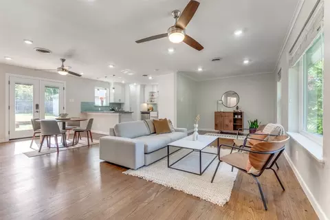 2222 Elmwood Blvd, Dallas, TX 75224