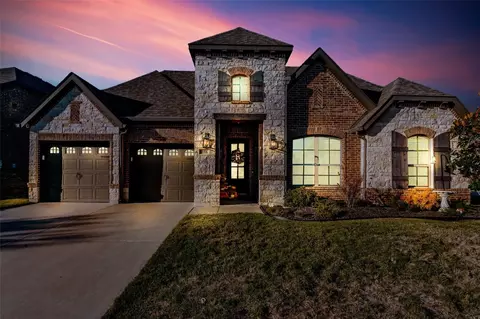 359 S Hill Dr, Waxahachie, TX 75165