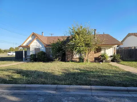 2701 Rustic Forest Rd, Fort Worth, TX 76140 photo 2