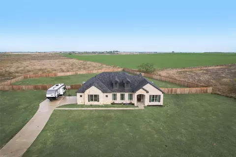 170 Grays Creek Cir, Ennis, TX 75119