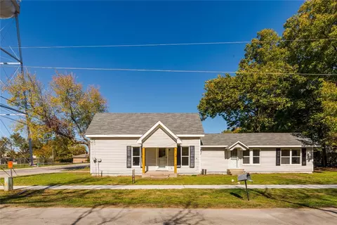 100 E Division, Pilot Point, TX 76258 photo 2