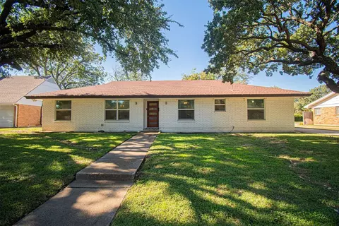 4904 Westlake Dr, Fort Worth, TX 76132