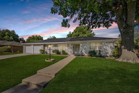 2016 Muse St, Fort Worth, TX 76112