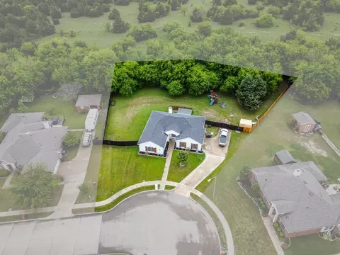 1701 Windswept Dr, Midlothian, TX 76065