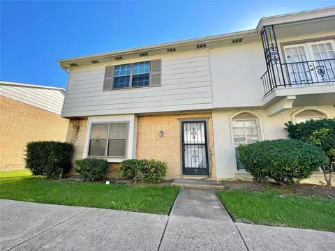 101 W Mountain Creek Dr #13, Grand Prairie, TX 75052