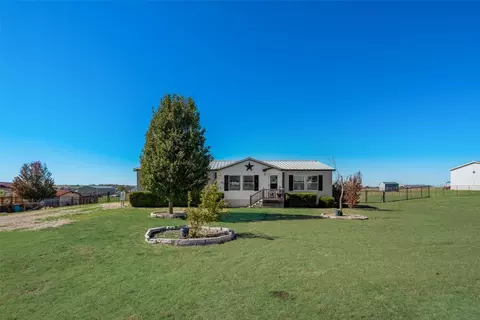 9205 Idaho St, Joshua, TX 76058