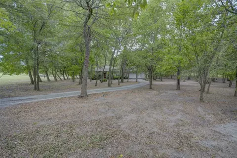 282 Burkhalter Ln, Whitewright, TX 75491