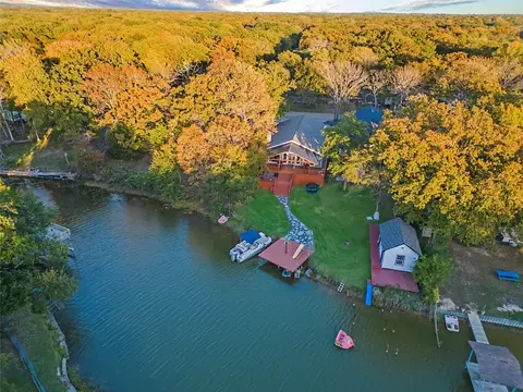 166 Indian Gap Rd, Mabank, TX 75156
