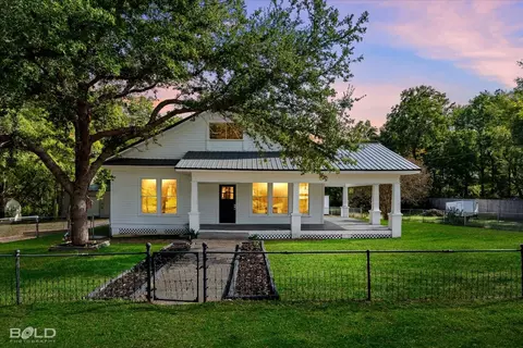 6963 Howell St, Greenwood, LA 71033