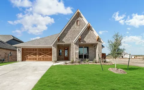 2724 Ben Thomas St, Burleson, TX 76028