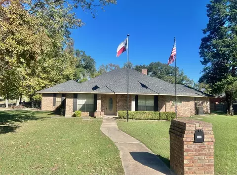 901 Deer Trail Ln Deer Trail Ln, Mount Pleasant, TX 75455
