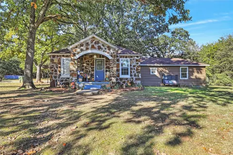 1463 Cathey Dr, Denison, TX 75020