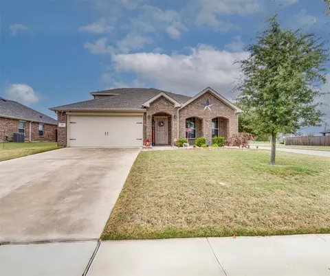 131 Lariat Trl, Waxahachie, TX 75165
