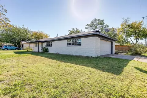 1300 SE 21st St, Mineral Wells, TX 76067
