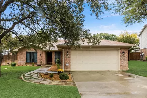 202 Landover Dr, Euless, TX 76040