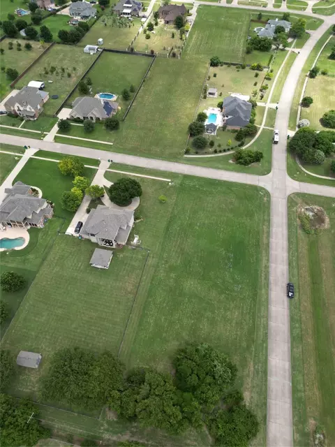 1633 High Valley Ln, Cedar Hill, TX 75104