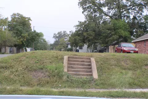 3701 Frank St, Dallas, TX 75210